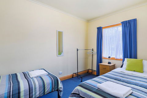 Smugglers Rest Apartments Dover - Kingaroy Accommodation 17