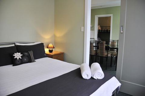 Smugglers Rest Apartments Dover - Kingaroy Accommodation 8