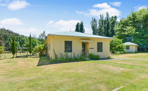 Giants Table And Cottages - Kingaroy Accommodation 3