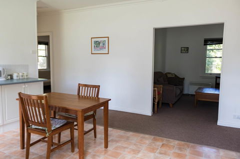 Giants Table And Cottages - Kingaroy Accommodation 20
