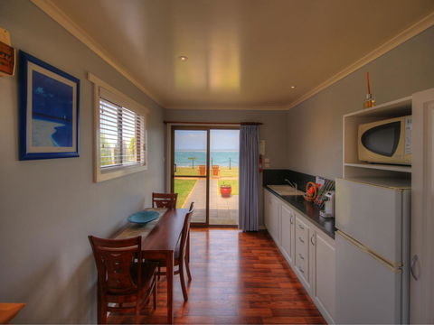 Stanley Village Waterfront Accommodation - Kingaroy Accommodation 14