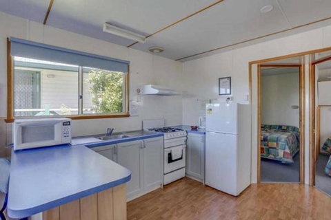 Bicheno Cabin Park - Kingaroy Accommodation 18