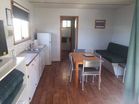 Bicheno Cabin Park - Kingaroy Accommodation 29