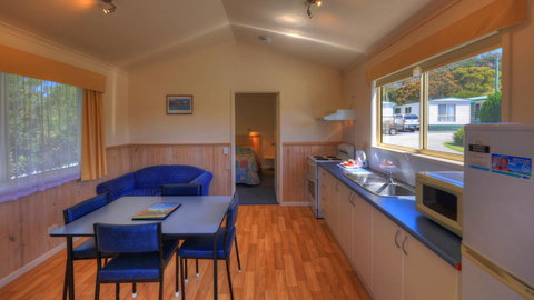Bicheno Cabin Park - Kingaroy Accommodation 15