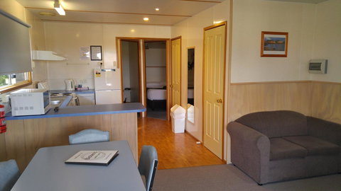 Bicheno Cabin Park - Kingaroy Accommodation 2