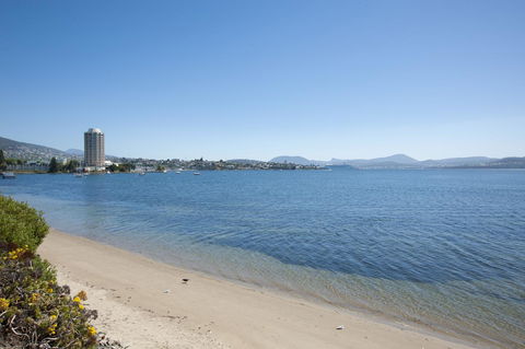 Sandy Bay Waterfront Home - Kingaroy Accommodation 0