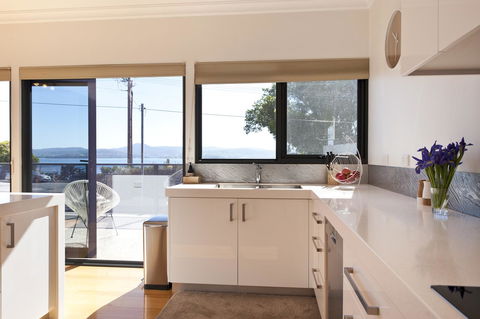 Sandy Bay Waterfront Home - Kingaroy Accommodation 13
