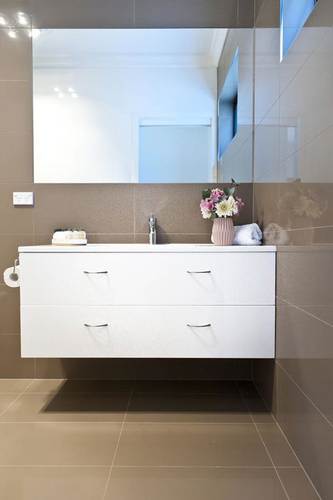 Sandy Bay Waterfront Home - Kingaroy Accommodation 23