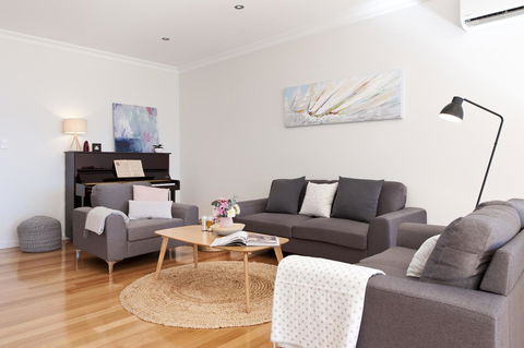 Sandy Bay Waterfront Home - Kingaroy Accommodation 37