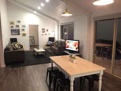 Boomers Retreat, Alonnah, Bruny Island - Kingaroy Accommodation 11