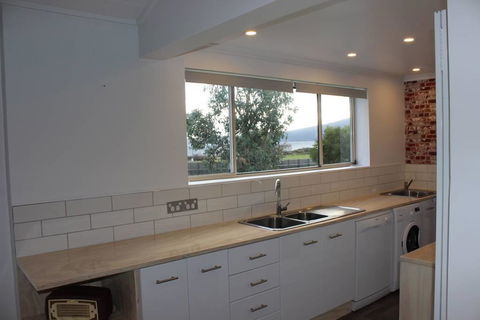 Boomers Retreat, Alonnah, Bruny Island - Kingaroy Accommodation 5