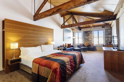 The Henry Jones Art Hotel - Kingaroy Accommodation 6