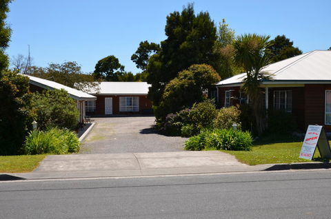Castaway Holiday Apartments - Kingaroy Accommodation 24