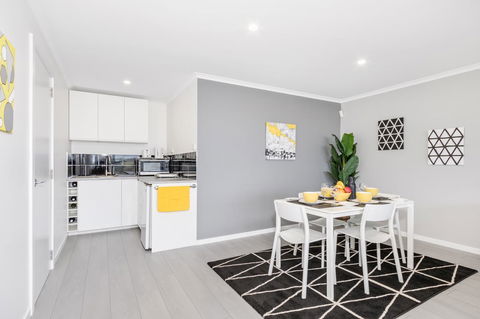 Views Forever - Devonport - Kingaroy Accommodation 7
