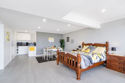 Views Forever - Devonport - Kingaroy Accommodation 6