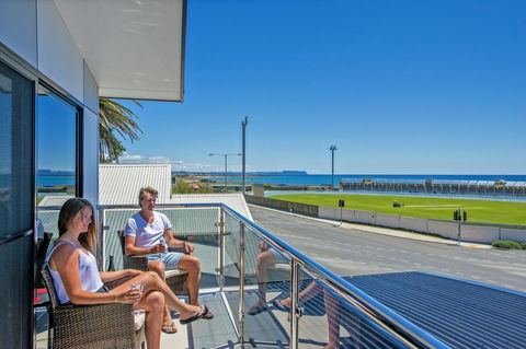 Burnie By The Bay Apartments - Kingaroy Accommodation 8