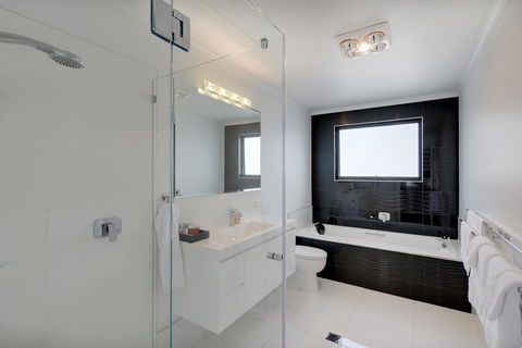 Burnie By The Bay Apartments - Kingaroy Accommodation 7