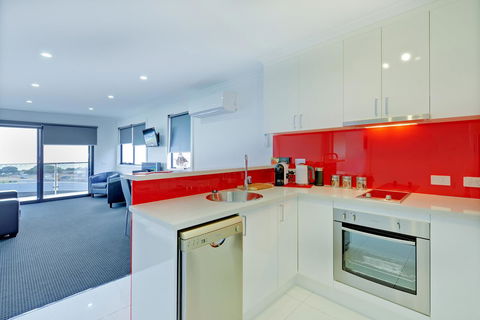 Burnie By The Bay Apartments - Kingaroy Accommodation 1