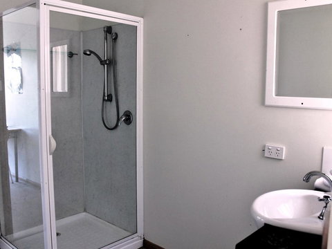 Freycinet Sanctuary 5 - Kingaroy Accommodation 8