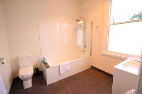 Trinity Hill Apartments - Kingaroy Accommodation 19