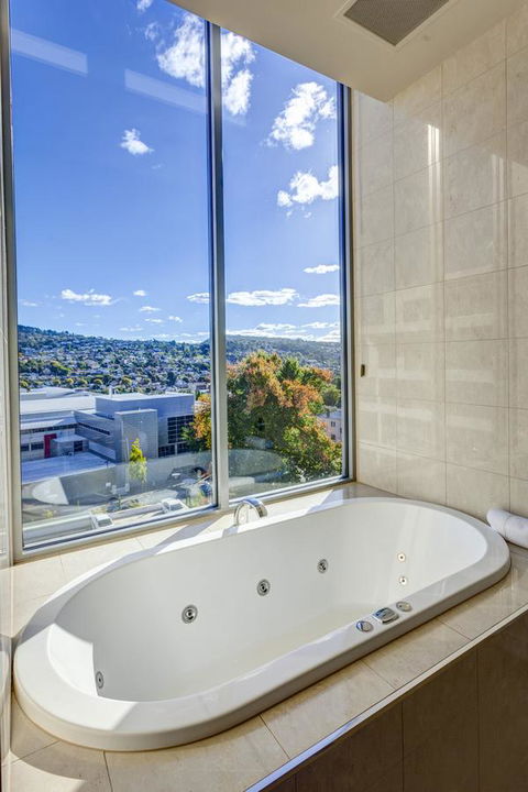 Mantra Charles Hotel - Kingaroy Accommodation 2