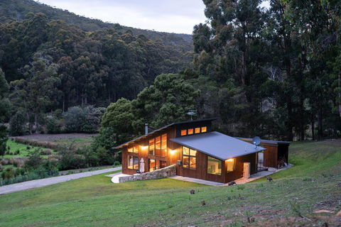 Adventure Bay Retreat Bruny Island - Kingaroy Accommodation 2