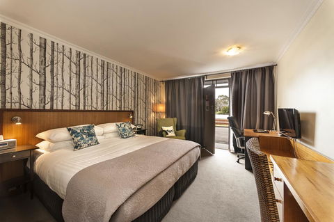 The Waterfront Wynyard - Kingaroy Accommodation 0