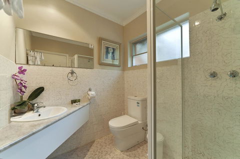 The Waterfront Wynyard - Kingaroy Accommodation 22
