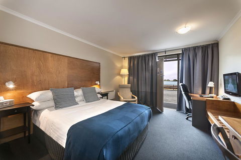 The Waterfront Wynyard - Kingaroy Accommodation 27