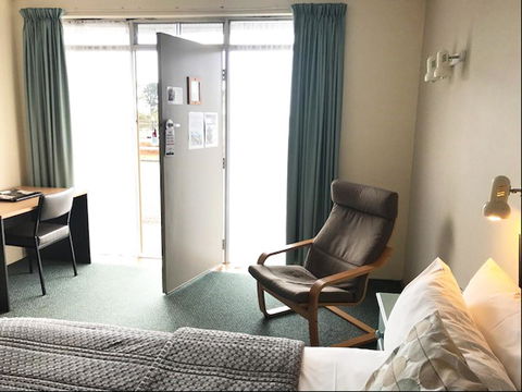 The Waterfront Wynyard - Kingaroy Accommodation 35