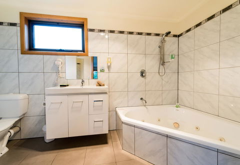 Driftwood Strahan Villas - Kingaroy Accommodation 0