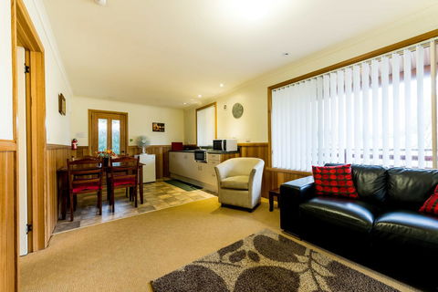Driftwood Strahan Villas - Kingaroy Accommodation 7