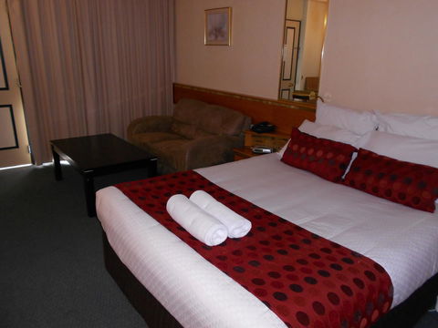 Commodore Regent - Kingaroy Accommodation 32