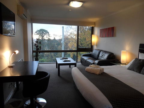 Commodore Regent - Kingaroy Accommodation 5