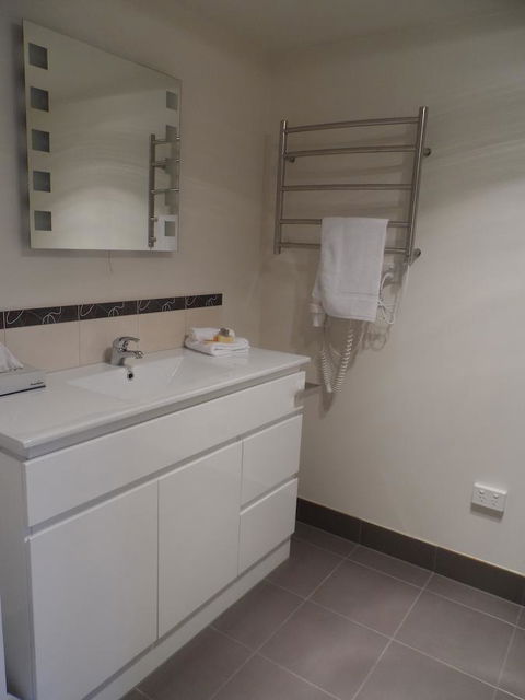 Commodore Regent - Kingaroy Accommodation 26