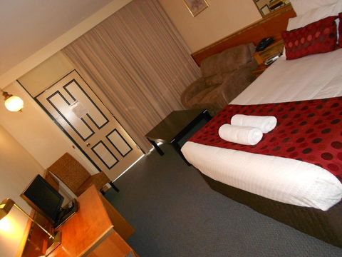 Commodore Regent - Kingaroy Accommodation 3