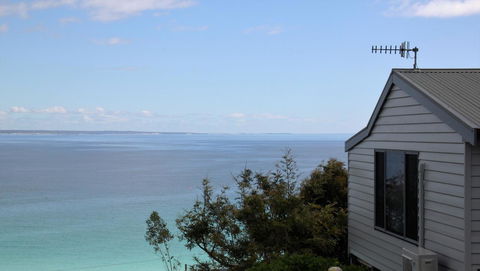 SEA EAGLE COTTAGE Amazing Views Of Bay Of Fires - Kingaroy Accommodation 15