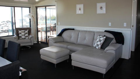 SEA EAGLE COTTAGE Amazing Views Of Bay Of Fires - Kingaroy Accommodation 5