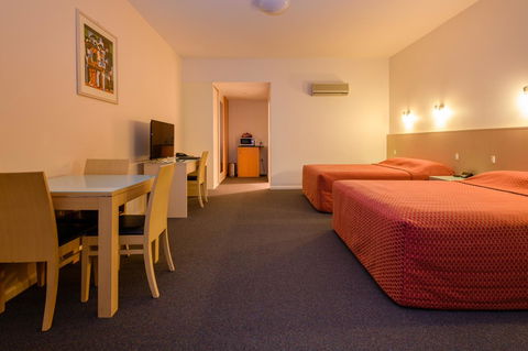 Mayfair Plaza Motel And Apartments - Kingaroy Accommodation 6