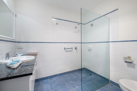 Mayfair Plaza Motel And Apartments - Kingaroy Accommodation 9