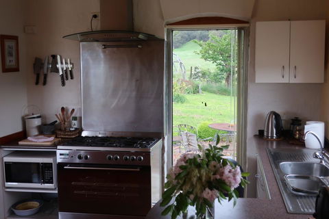 Cherry Top Farmstay - Boutique Eco Village - Kingaroy Accommodation 18