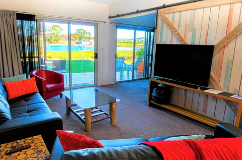Ulverstone River Edge HolidayApartments - Kingaroy Accommodation 6