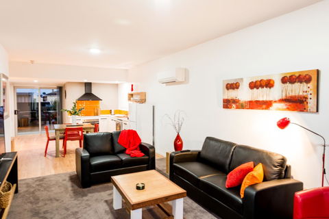 Ulverstone River Edge HolidayApartments - Kingaroy Accommodation 14