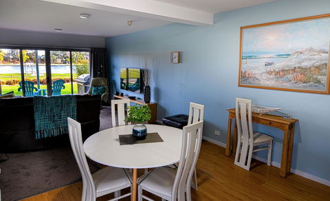 Ulverstone River Edge HolidayApartments - Kingaroy Accommodation 9