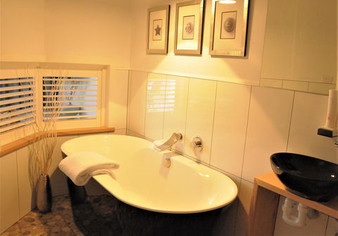 Ulverstone River Edge HolidayApartments - Kingaroy Accommodation 13