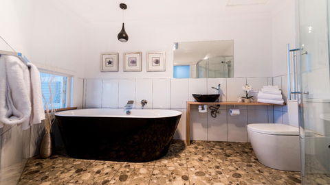 Ulverstone River Edge HolidayApartments - Kingaroy Accommodation 19
