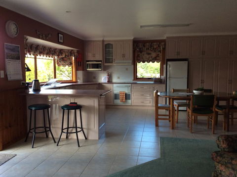 Our Cottage - Kingaroy Accommodation 8