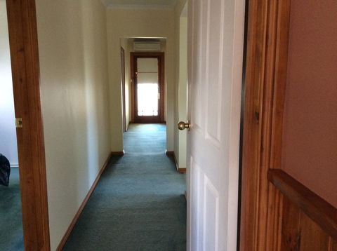 Our Cottage - Kingaroy Accommodation 9