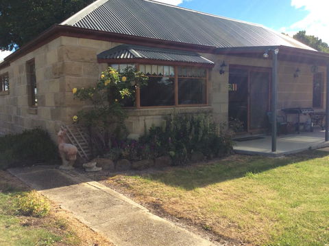 Our Cottage - Kingaroy Accommodation 10