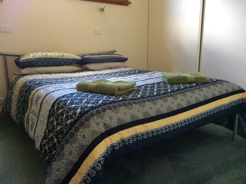 Our Cottage - Kingaroy Accommodation 7
